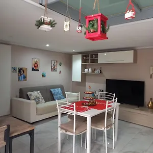 Mariangela A Toledo Apartment