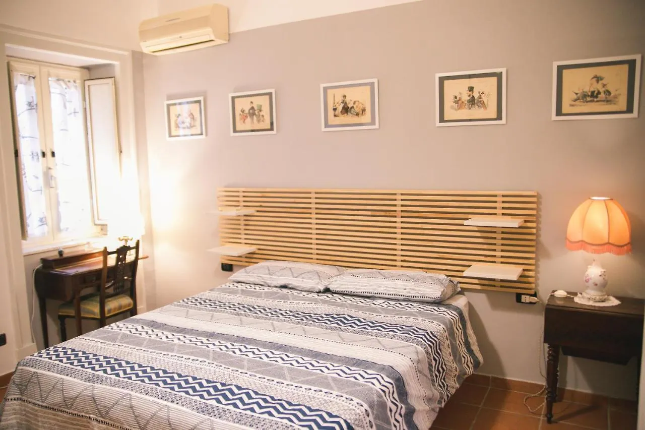 La Casa Del Nespolo, 2 Terrazzi E 2 Bagni In Centro Apartment Naples