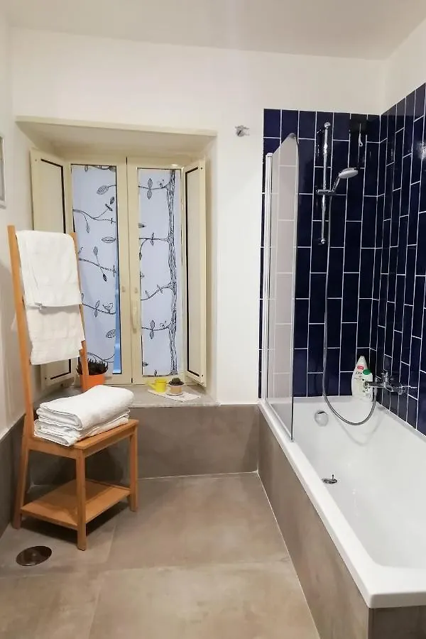 La Casa Del Nespolo, 2 Terrazzi E 2 Bagni In Centro Apartment Naples 0*,  Italy